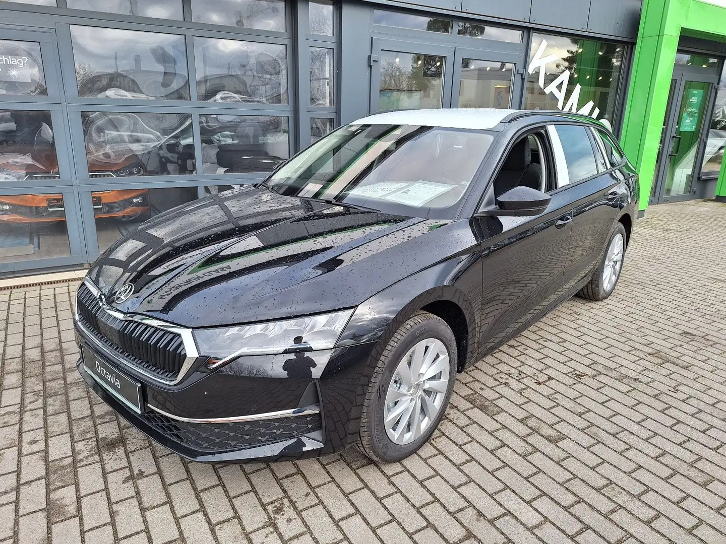 Skoda Octavia Combi 2.0 TDI DSG 150 PS Selection ACC Schwarz - 2