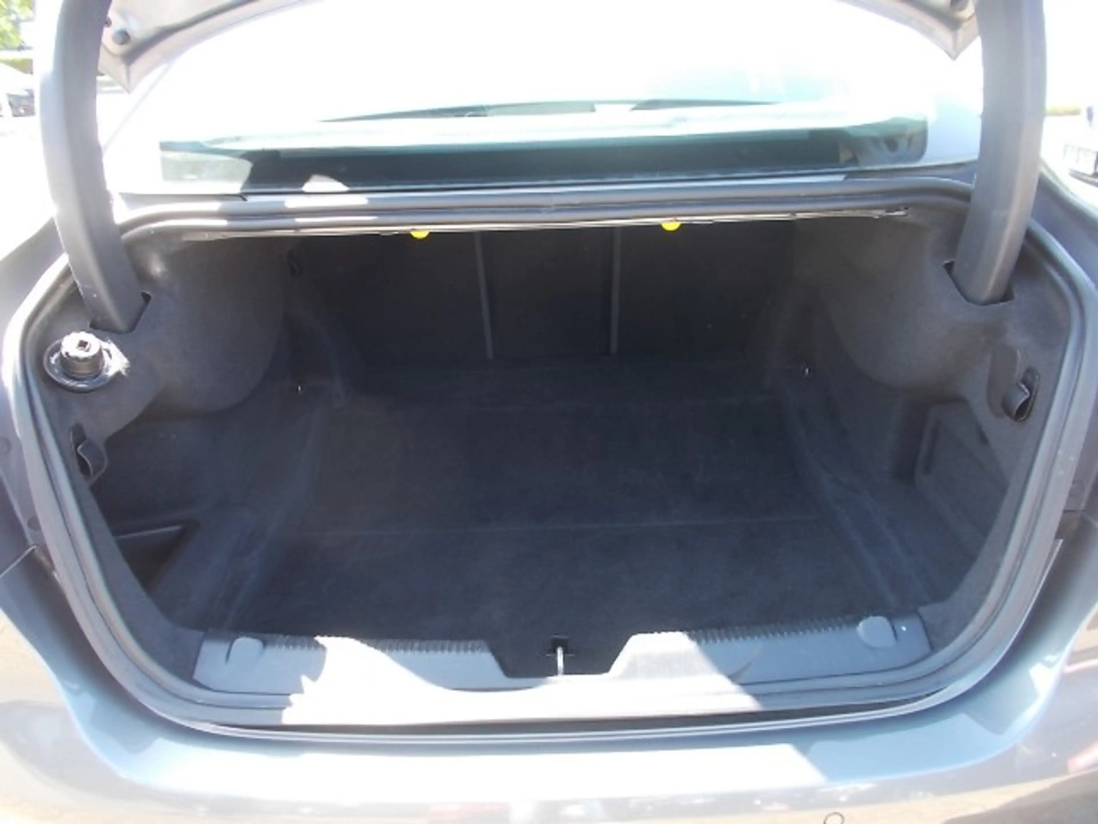 Jaguar XE Prestige, Leder, Navi, Rundum Kamera — photo 13