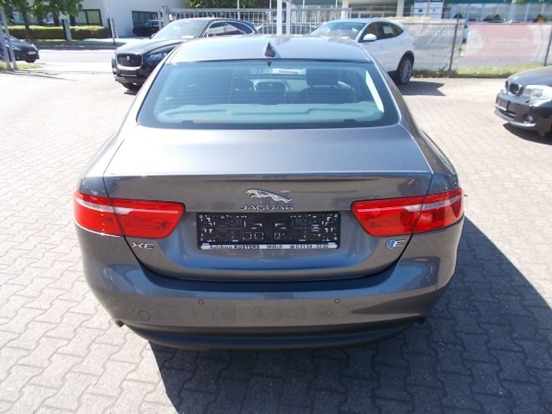 Jaguar XE Prestige, Leder, Navi, Rundum Kamera — photo 6