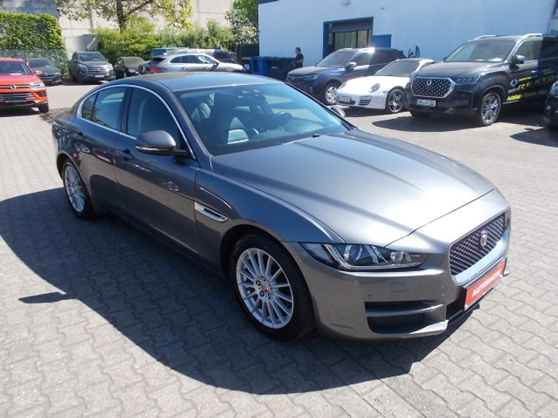 Jaguar XE Prestige, Leder, Navi, Rundum Kamera — photo 3