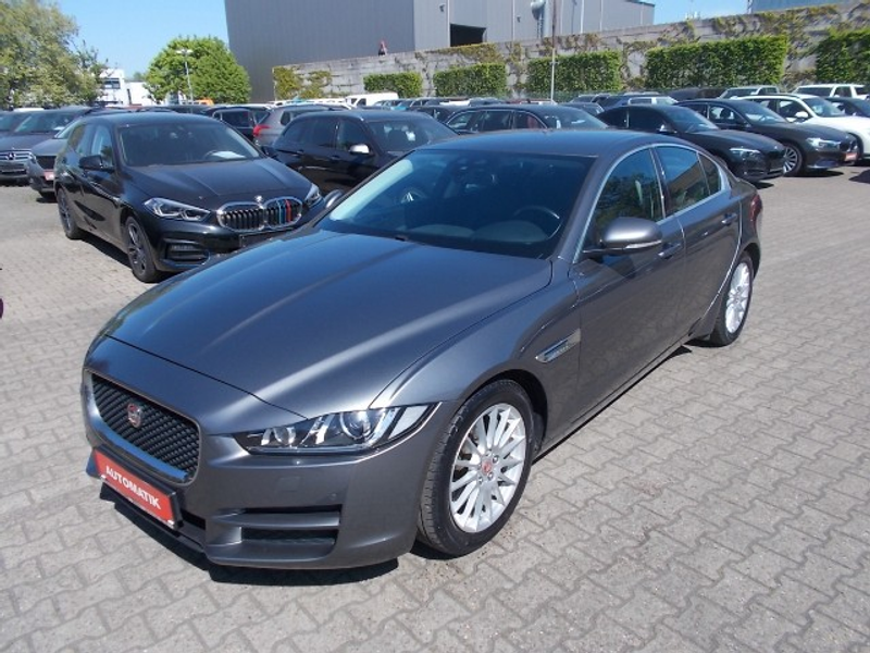 Jaguar XE Prestige, Leder, Navi, Rundum Kamera
