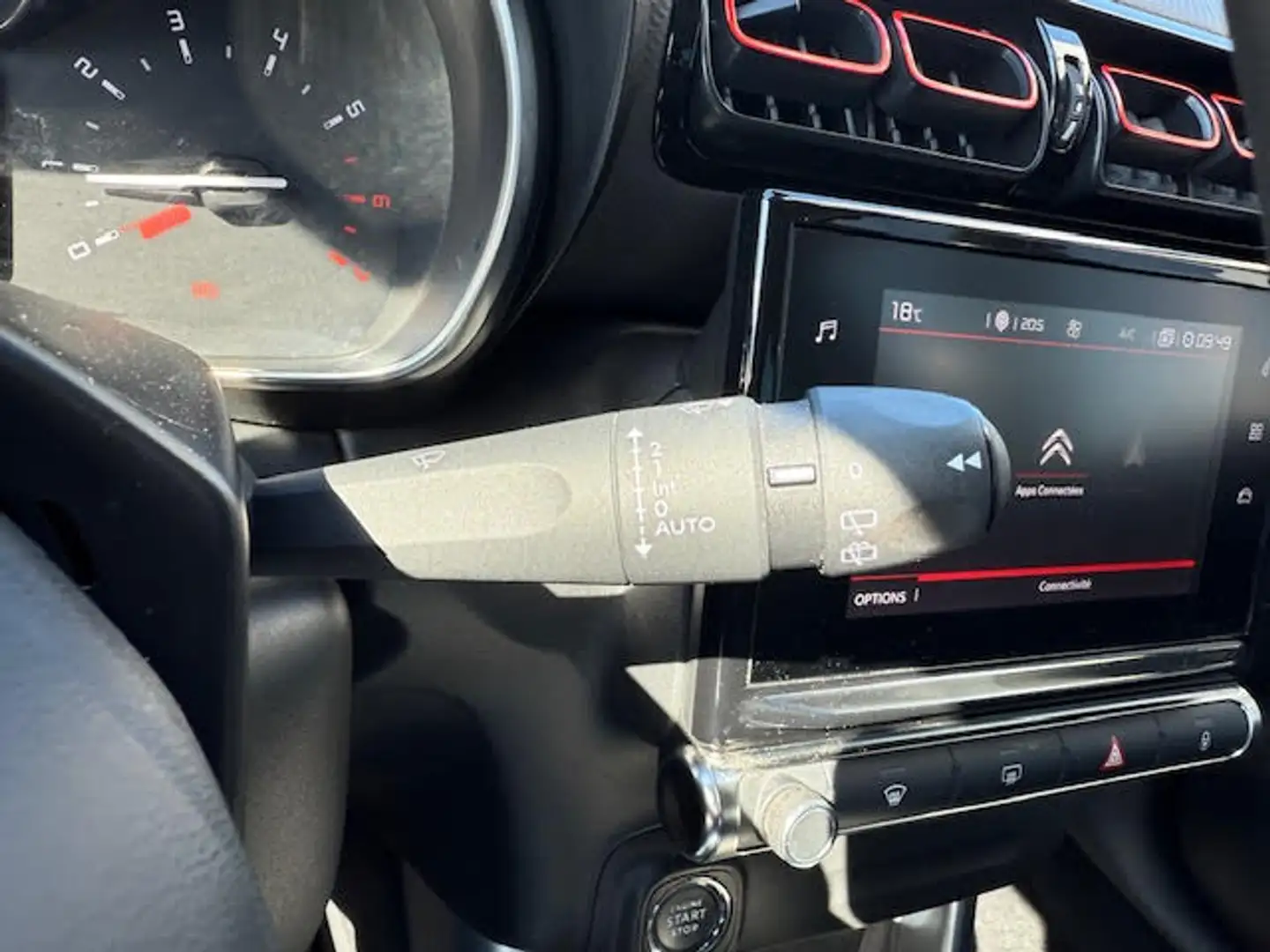Citroen C3 Aircross 1.5 BLUE HDI 120 EAT6 SHINE Rouge - 2