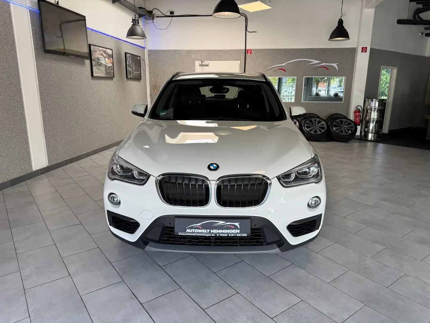 BMW X1 1.5 S-Drive 18i Advantage*12M.Garantie*Finanz.* Blanc - 2