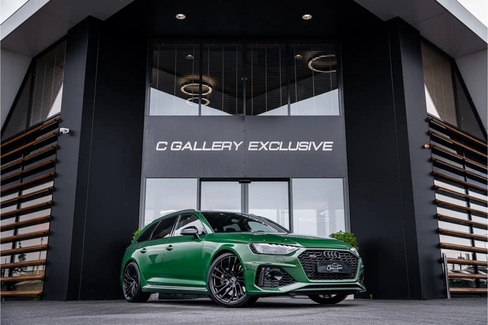 Audi RS4 Avant 2.9 TFSI quattro - Panorama | B&O | Carbon | Groen - 1