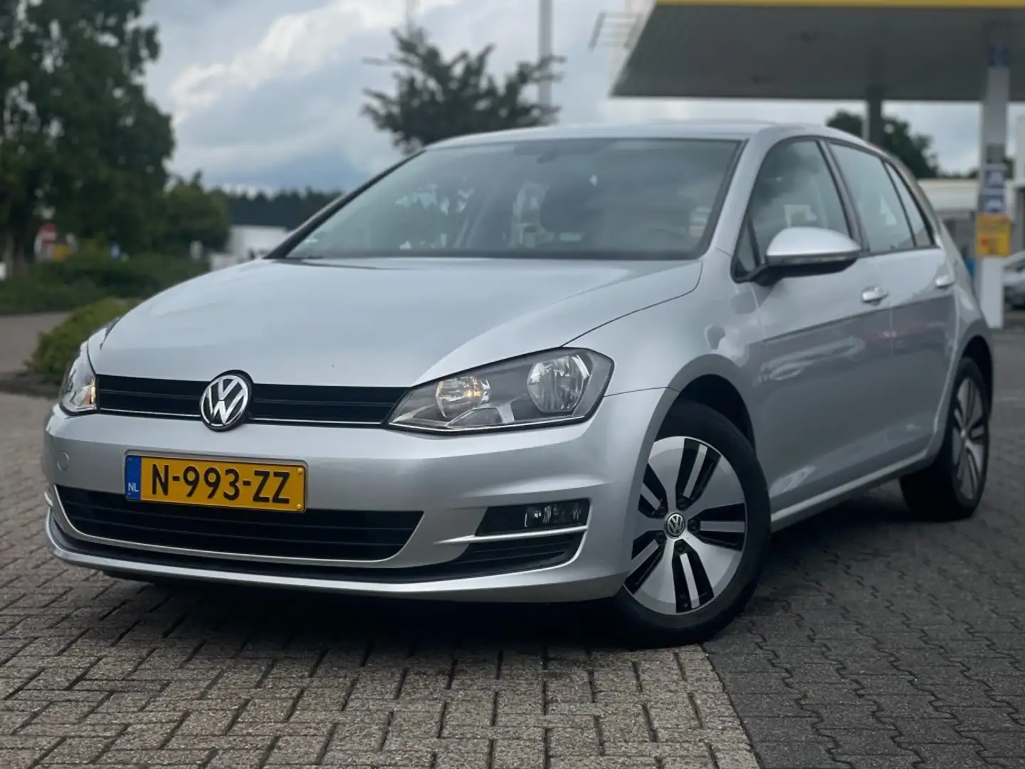 Volkswagen Golf 1.2 81KW 115.000 KM NAVI ZEER MOOI Grijs - 1