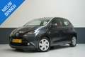 Toyota Aygo 1.0 VVT-i x-play | Airconditioning | Apple Carplay Gris - thumbnail 1
