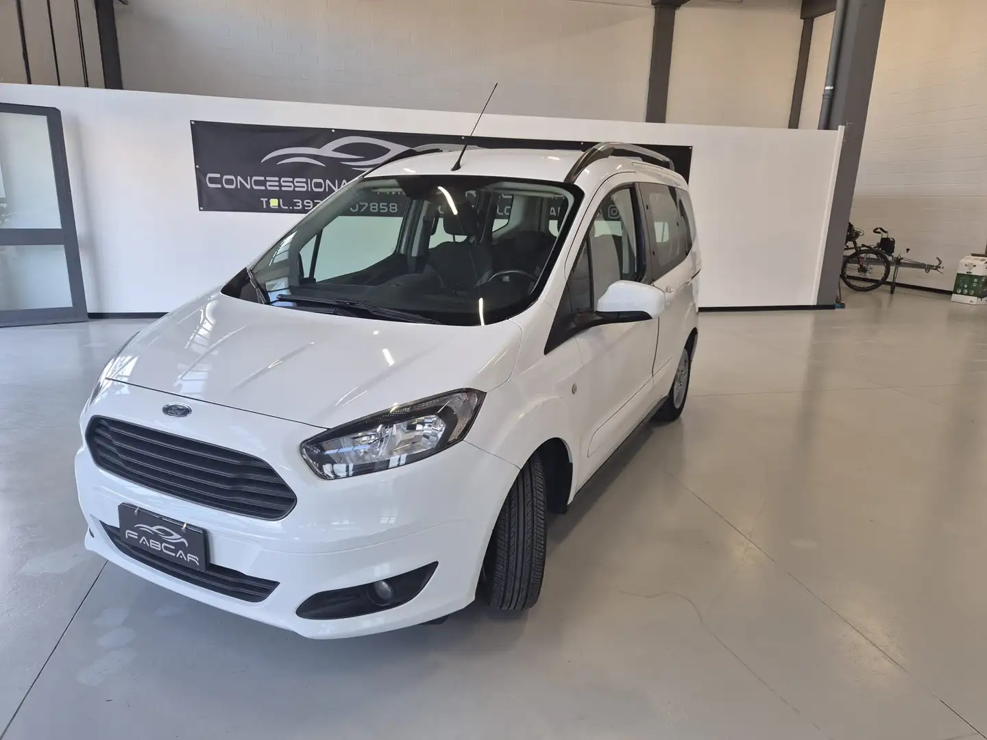 Ford Tourneo Courier Blanc - 2