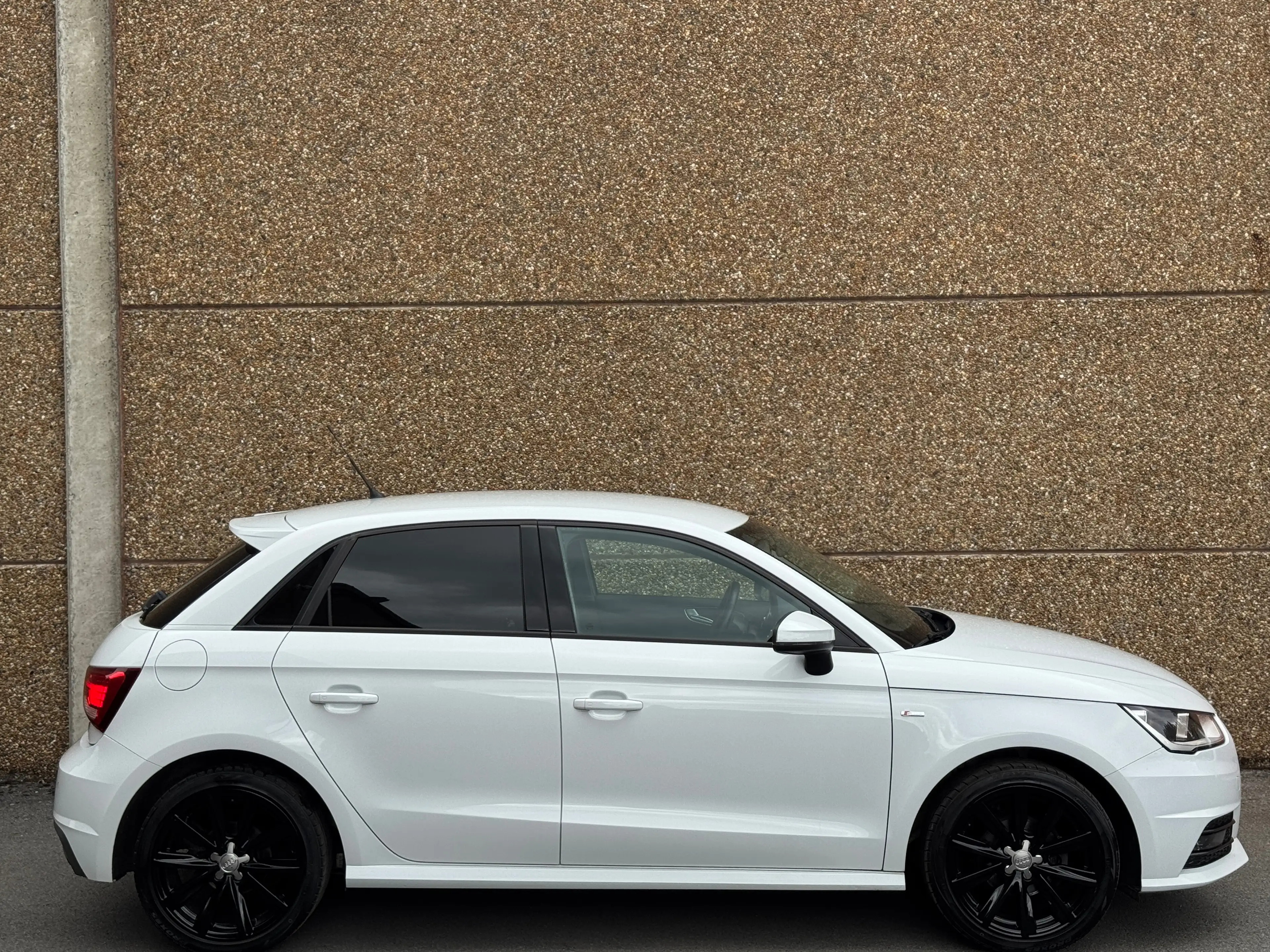 Audi A1 A1   1.0 TFSI S Line /Siéges Sport/Gps/Airco/Garantie 12mois — photo 5