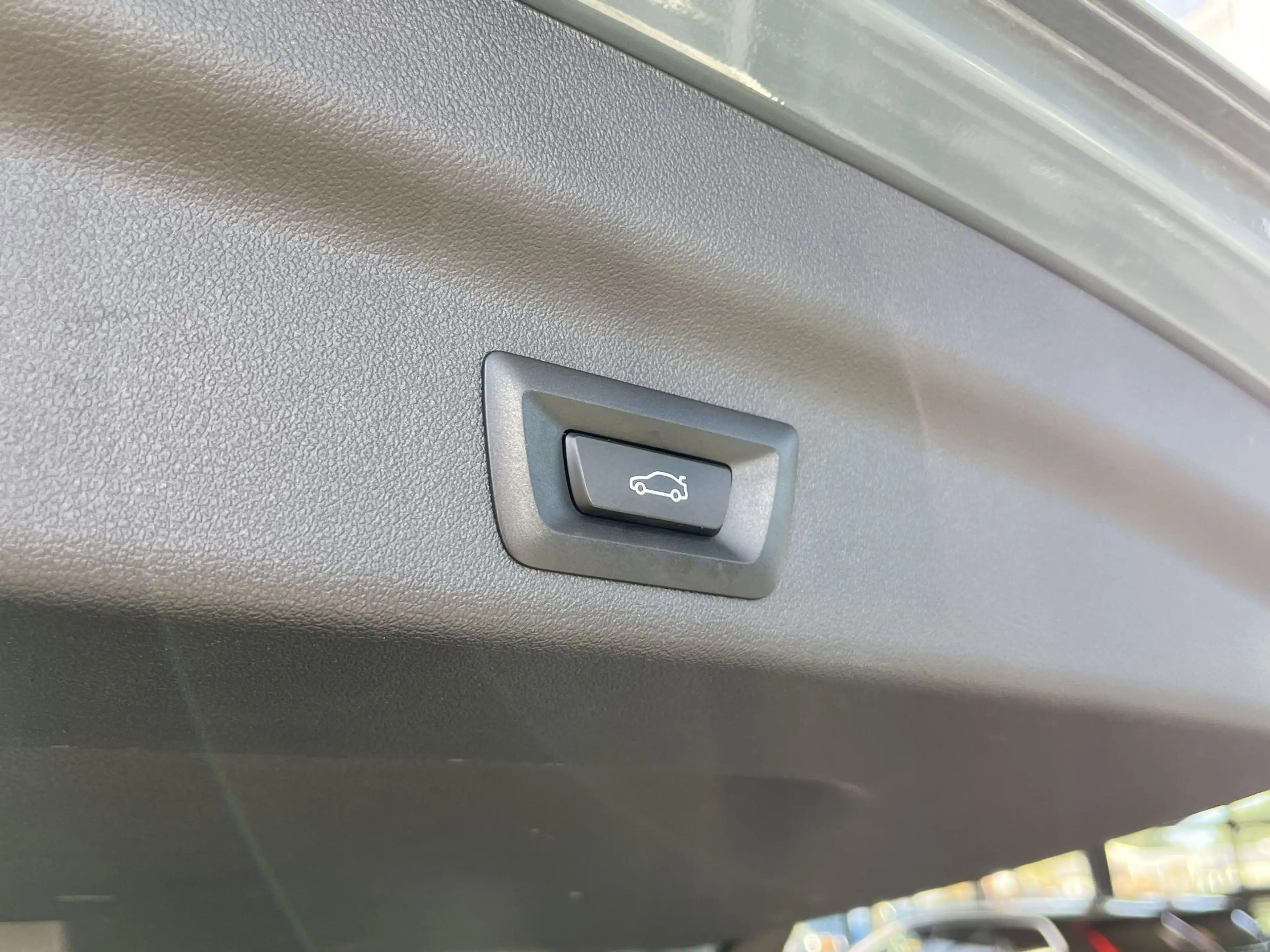 BMW iX1 xDrive30 67 kWh M-Sport/CAMERA/LED — photo 13