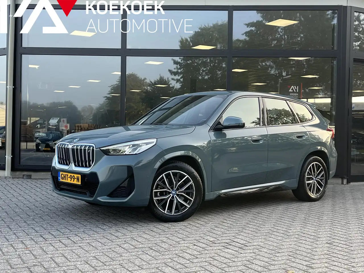 BMW iX1