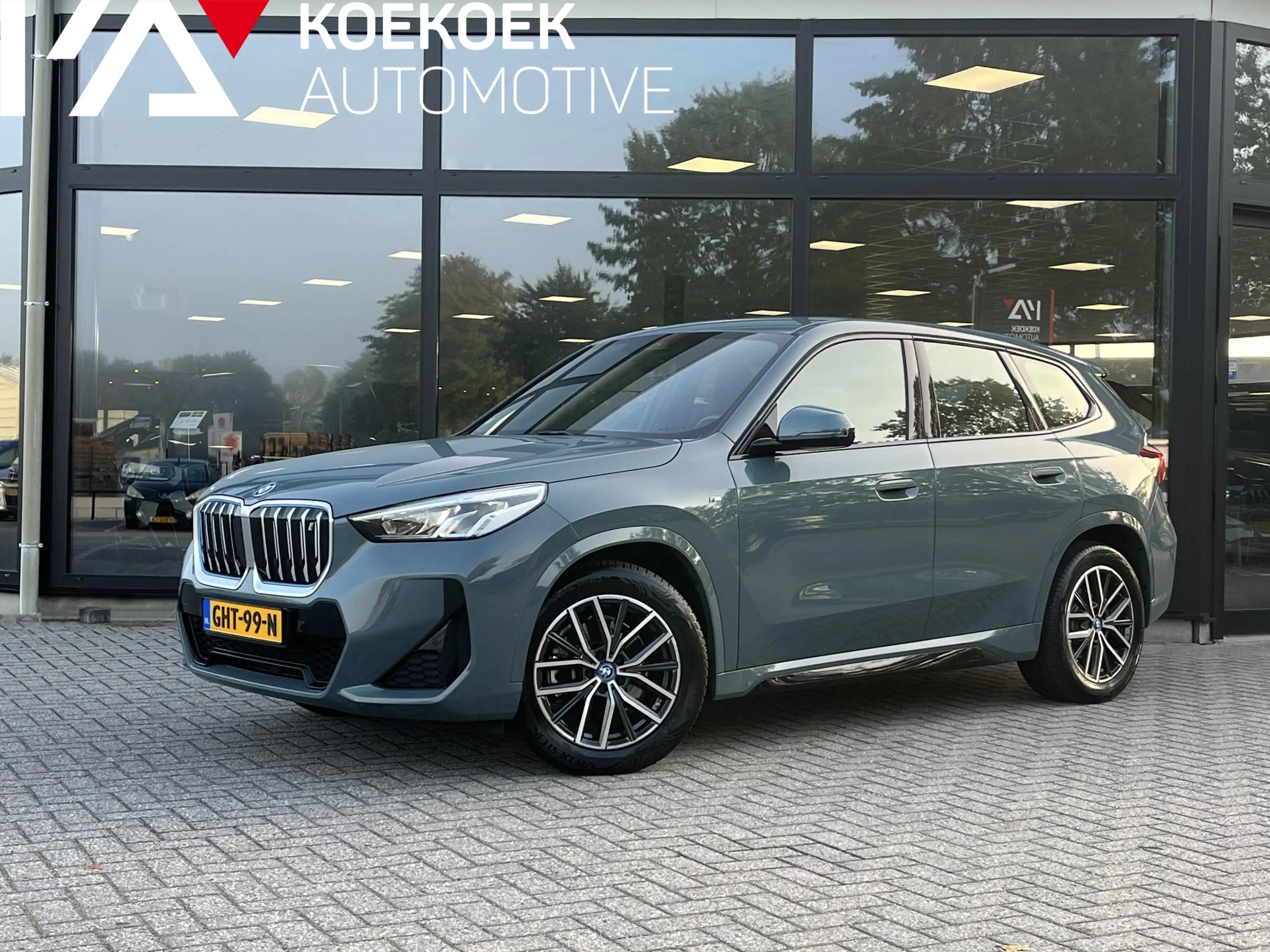 BMW iX1 xDrive30 67 kWh M-Sport/CAMERA/LED