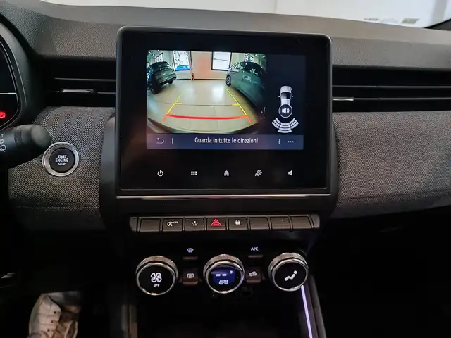 Renault Clio view 14