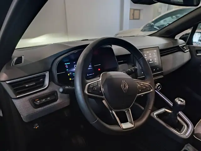 Renault Clio view 6
