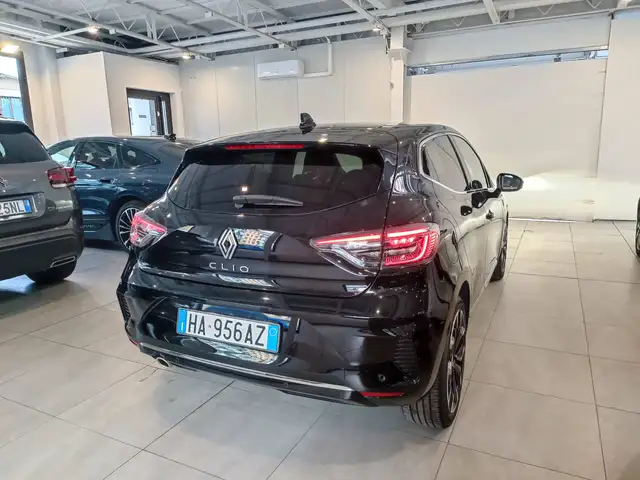 Renault Clio view 2
