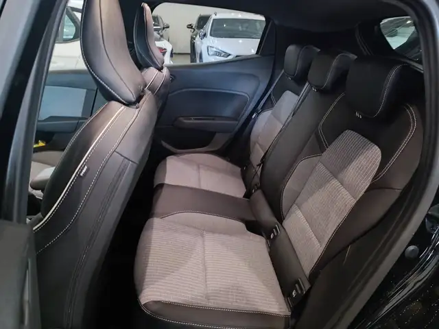 Renault Clio view 8