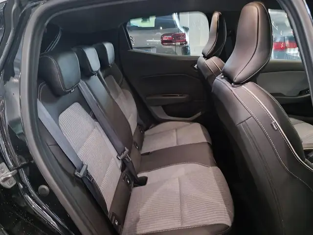 Renault Clio view 9