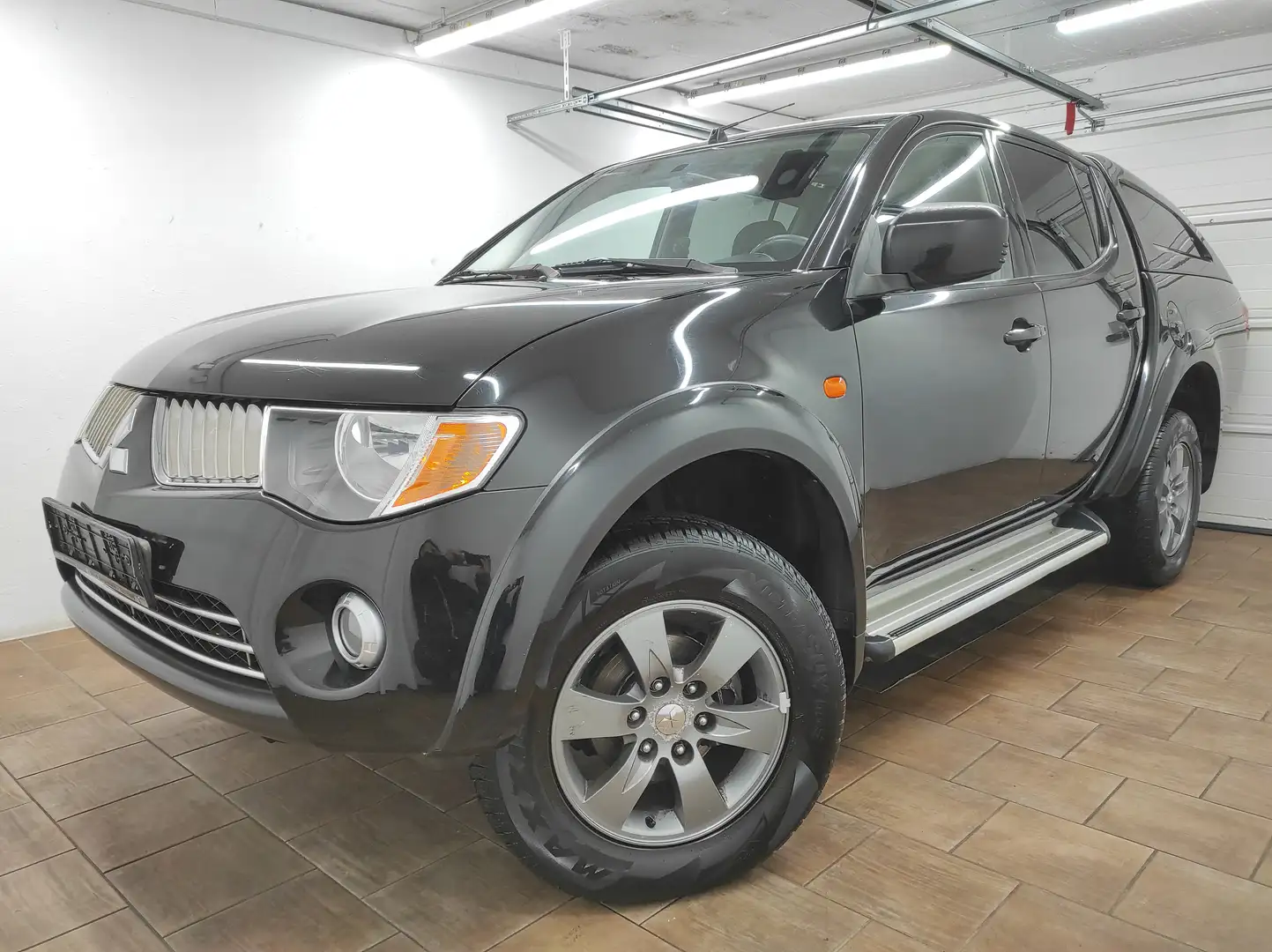 Mitsubishi L200 Magnum Doppelkabine 4WD ALLRAD KLIMA *TÜV NEU* Noir - 2