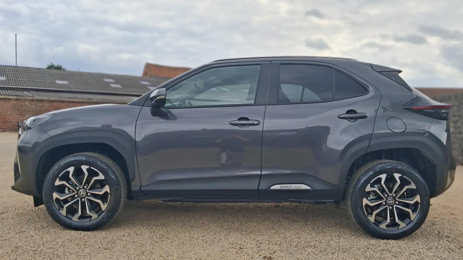 Toyota Yaris Cross 1.5 VVT-ie Hybrid 85kW Dynamic Plus CVT - 2