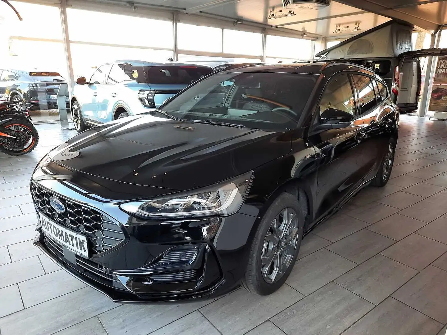 Ford Focus Turnier 1.0 EcoBoost Hybrid Aut. ST-LINE X Schwarz - 1
