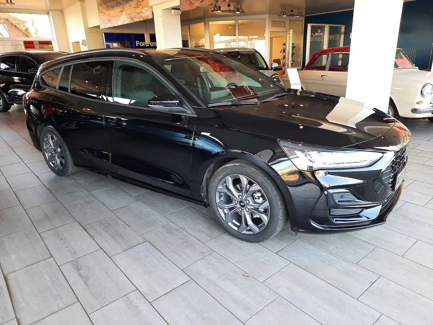 Ford Focus Turnier 1.0 EcoBoost Hybrid Aut. ST-LINE X Schwarz - 2