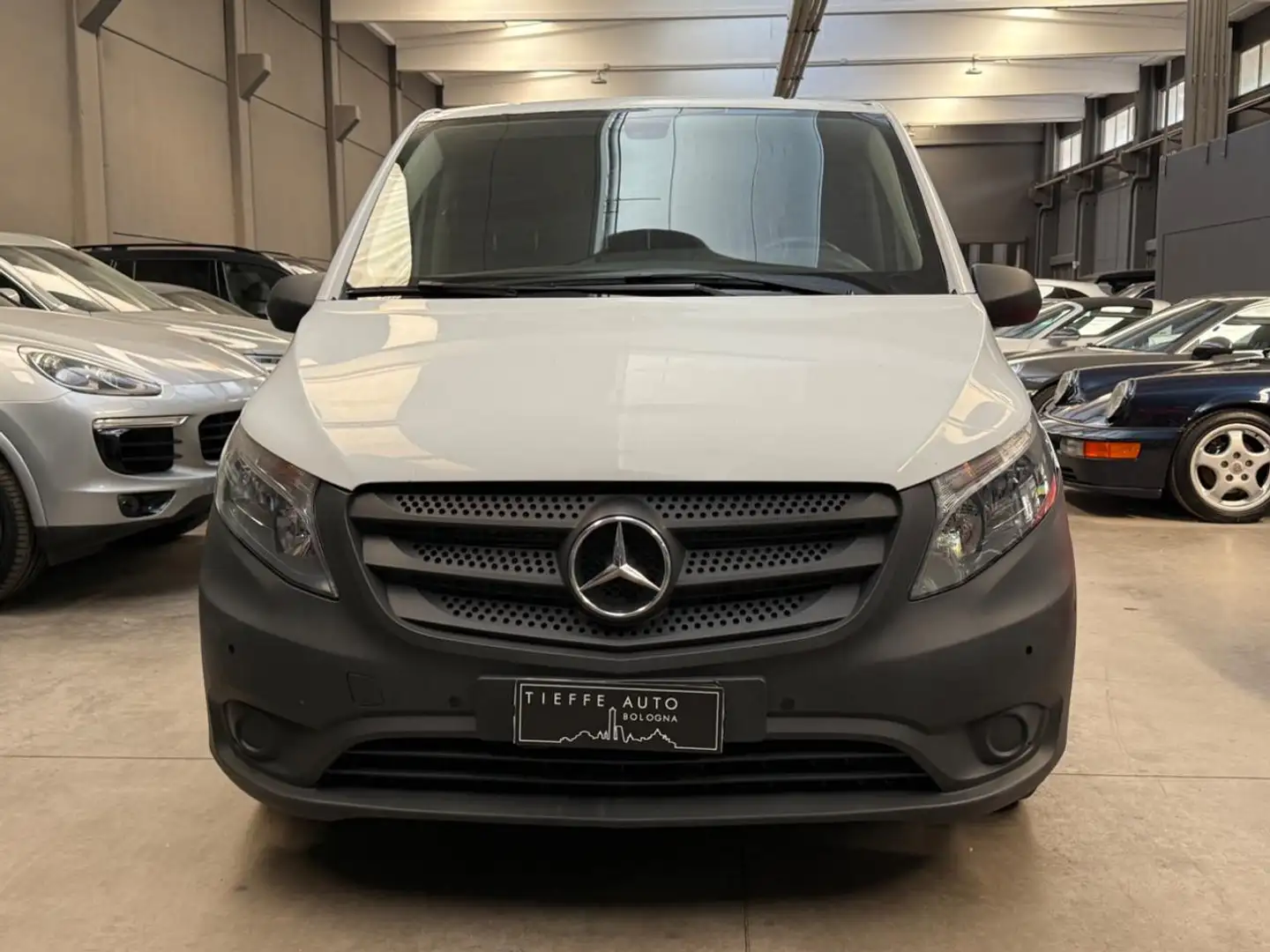 Mercedes-Benz Vito 1.6 111 CDI PC-SL Furgone Long Business Bianco - 2
