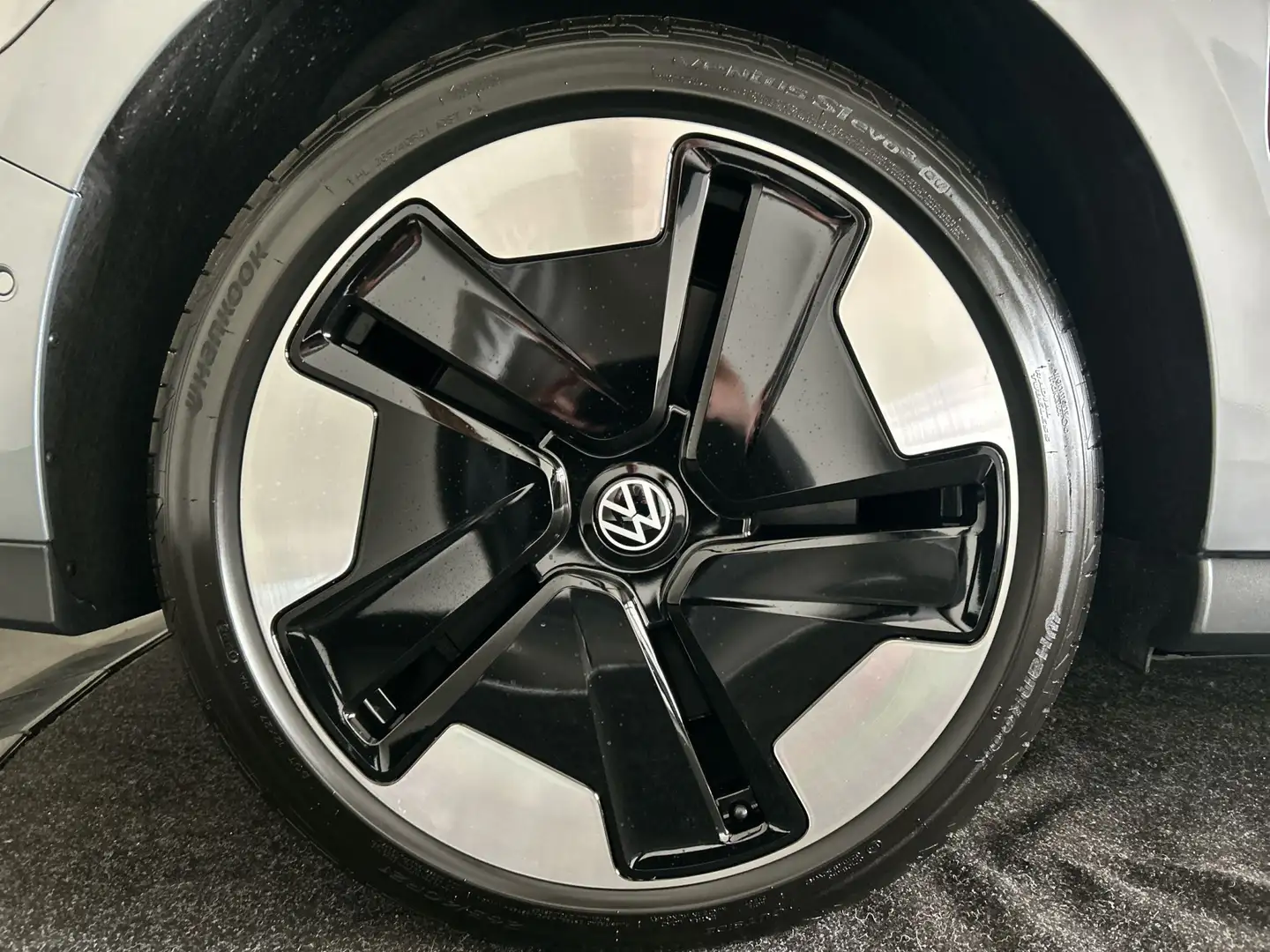 Volkswagen ID. Buzz Pro 86 kWh Lang 7 persoons | Warmtepomp | Verwarmb Argent - 2
