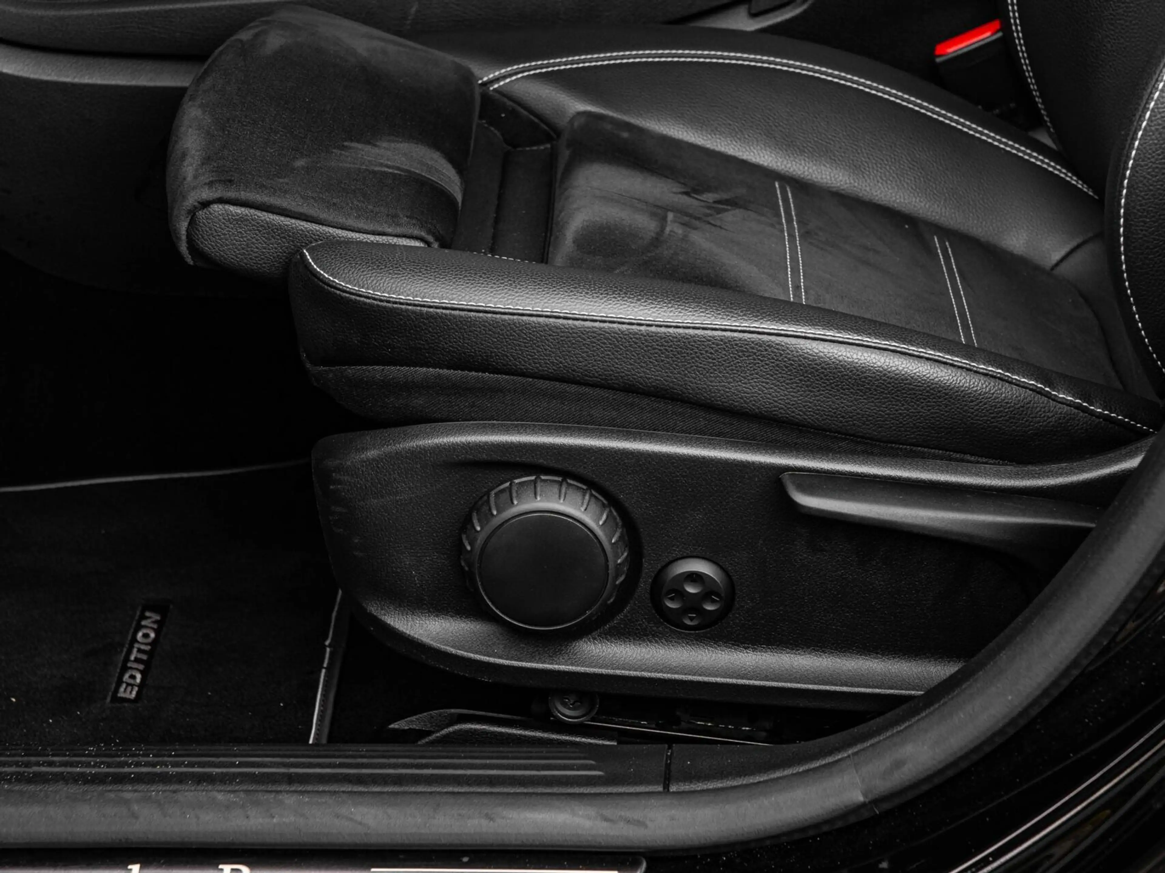 Mercedes-Benz A 200 AMG Night Edition 163 PK | Panoramadak | Sfeerverl — photo 35