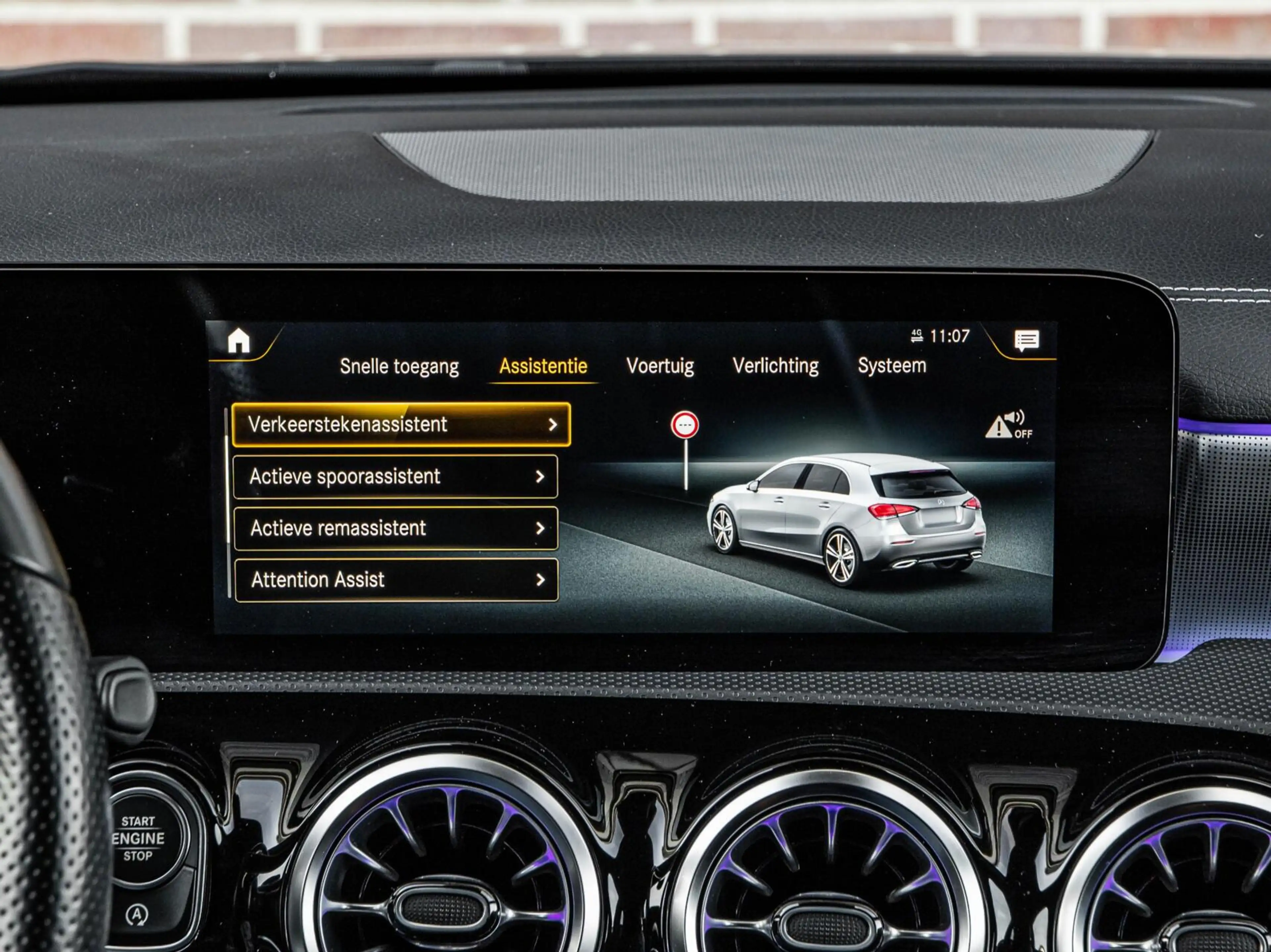 Mercedes-Benz A 200 AMG Night Edition 163 PK | Panoramadak | Sfeerverl — photo 30