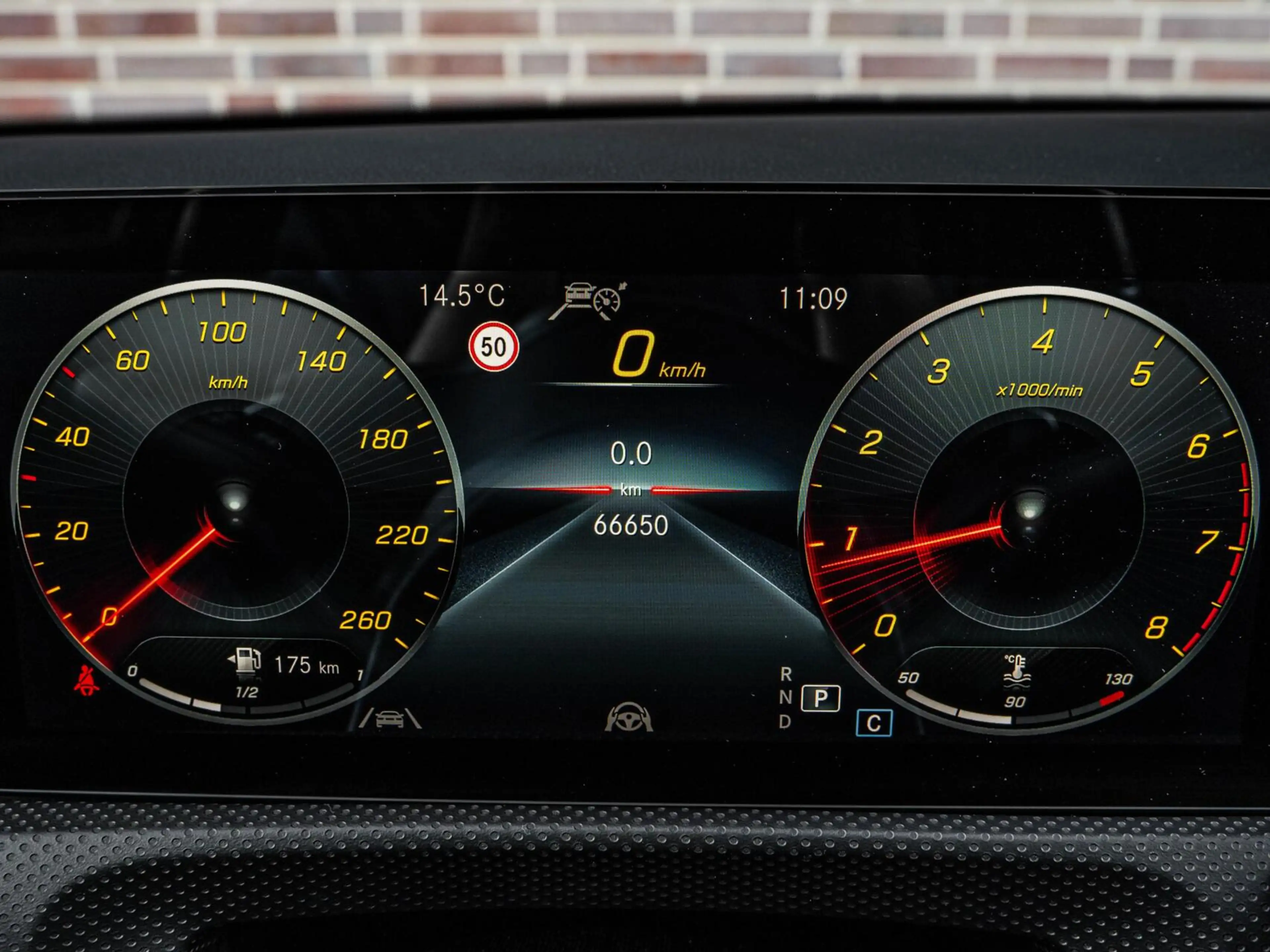 Mercedes-Benz A 200 AMG Night Edition 163 PK | Panoramadak | Sfeerverl — photo 15