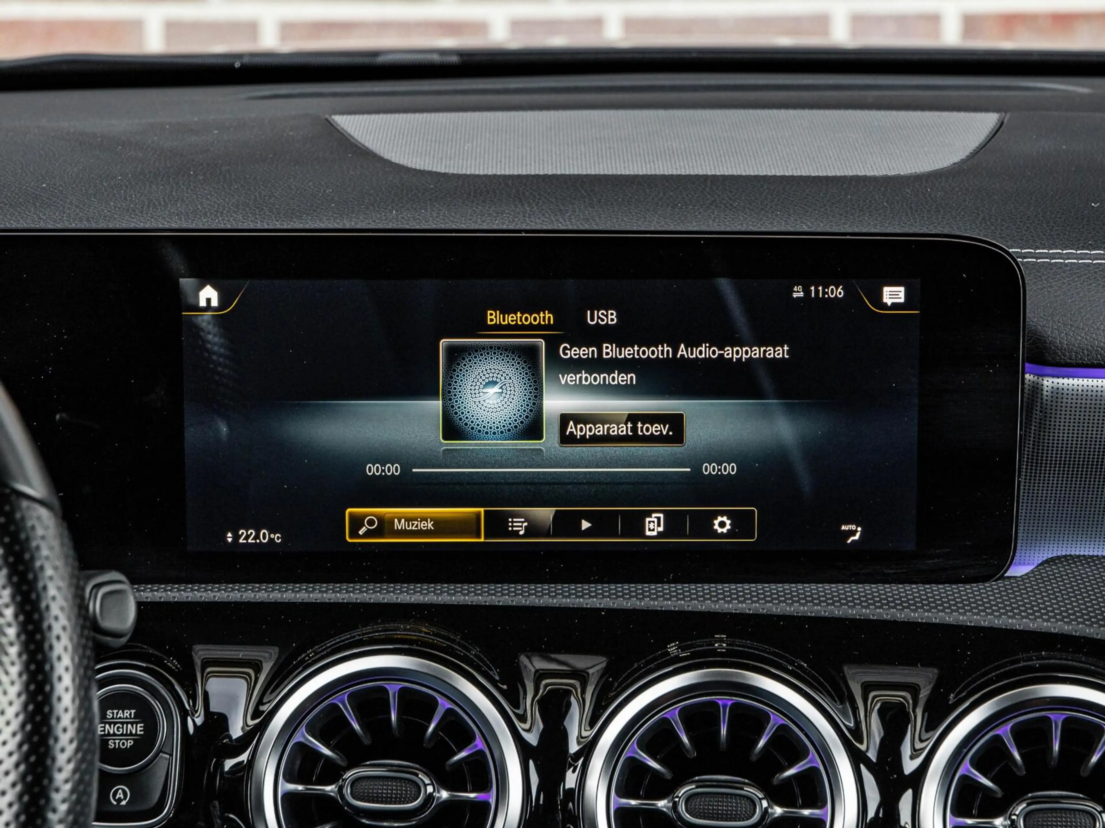 Mercedes-Benz A 200 AMG Night Edition 163 PK | Panoramadak | Sfeerverl — photo 25