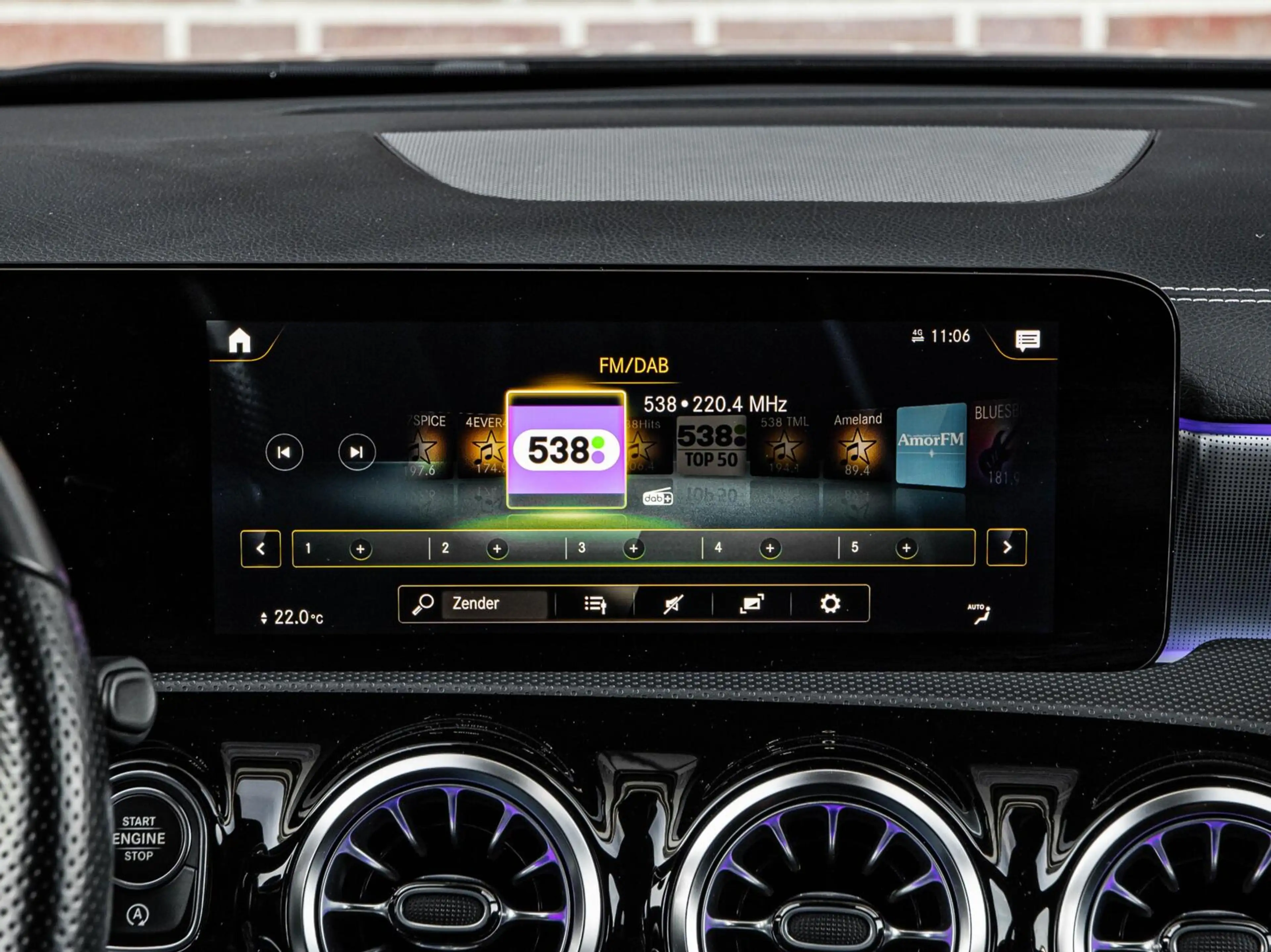 Mercedes-Benz A 200 AMG Night Edition 163 PK | Panoramadak | Sfeerverl — photo 24