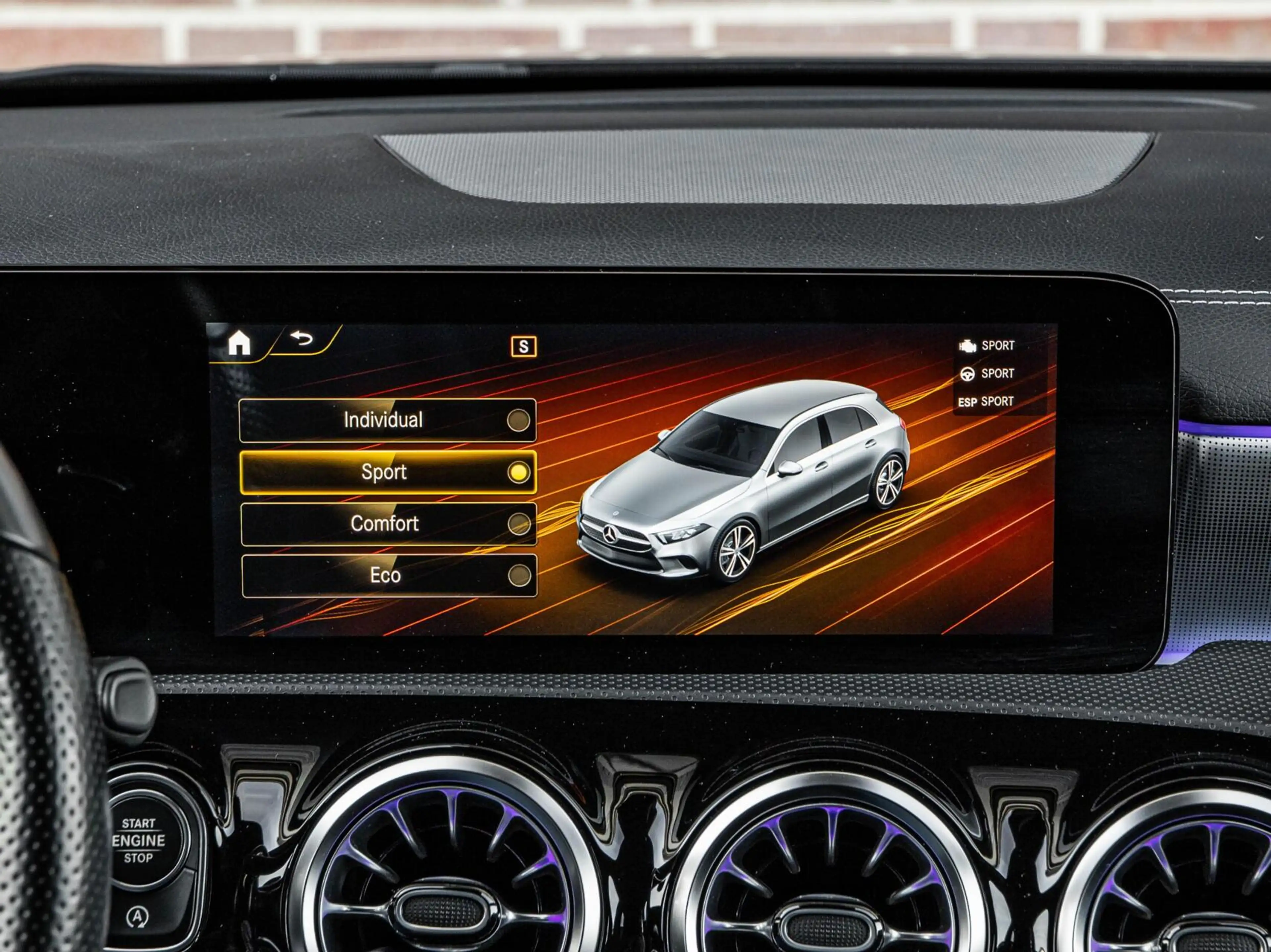 Mercedes-Benz A 200 AMG Night Edition 163 PK | Panoramadak | Sfeerverl — photo 32