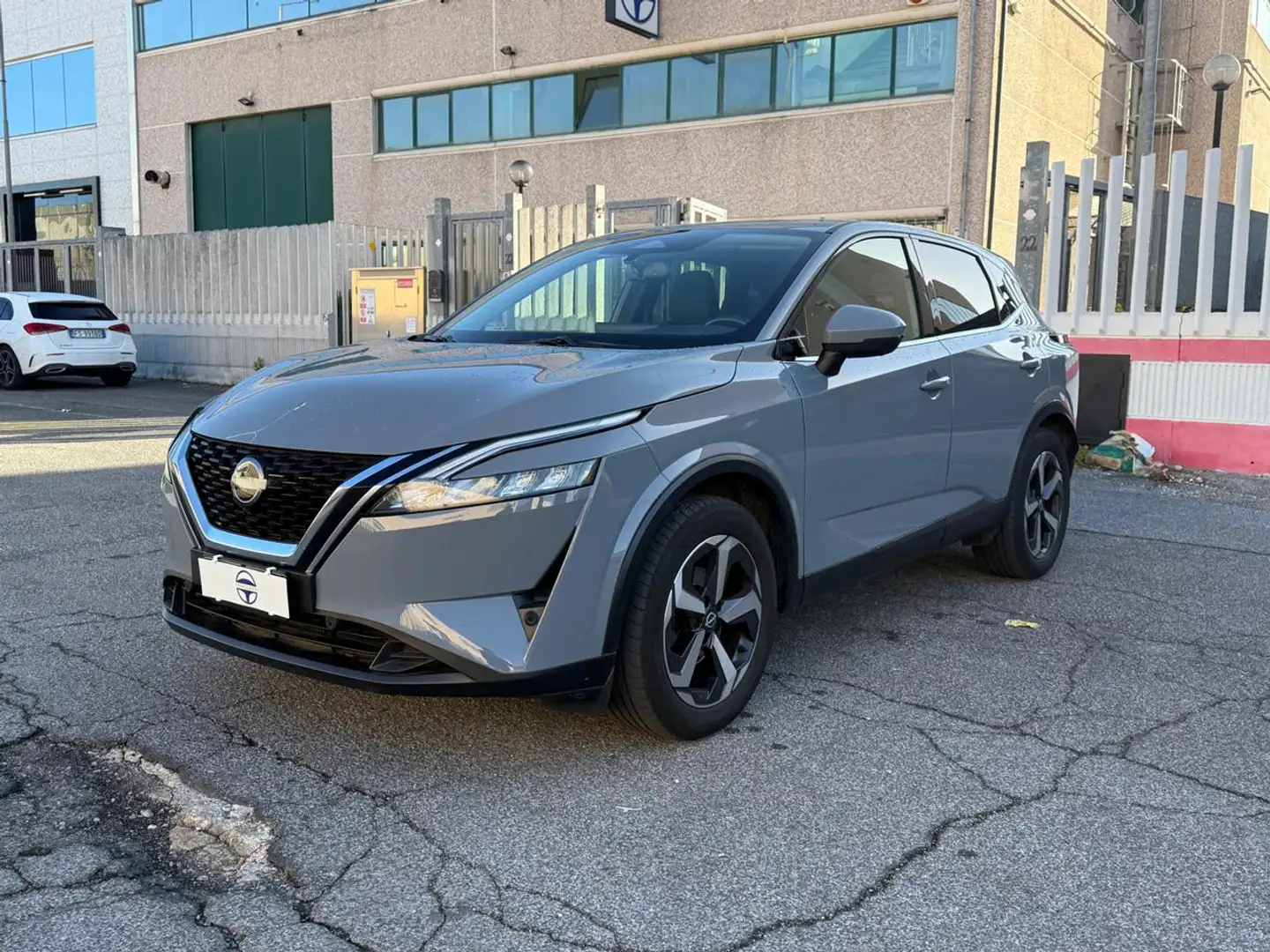 Nissan Qashqai MHEV 140 CV N-Connecta Grau - 1