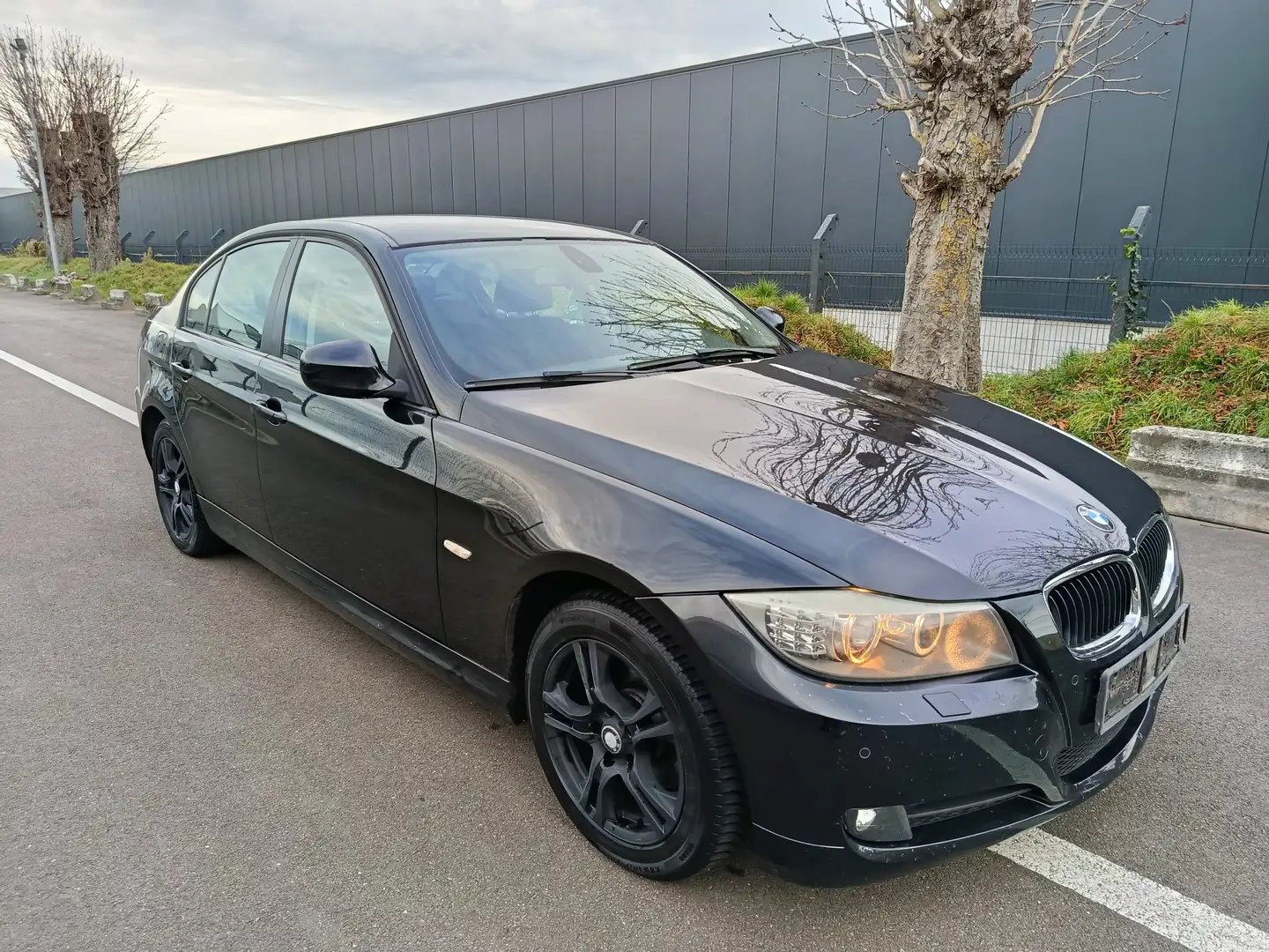 BMW 320 320 d Zwart - 2