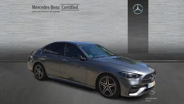 Mercedes-Benz C-Class view 3