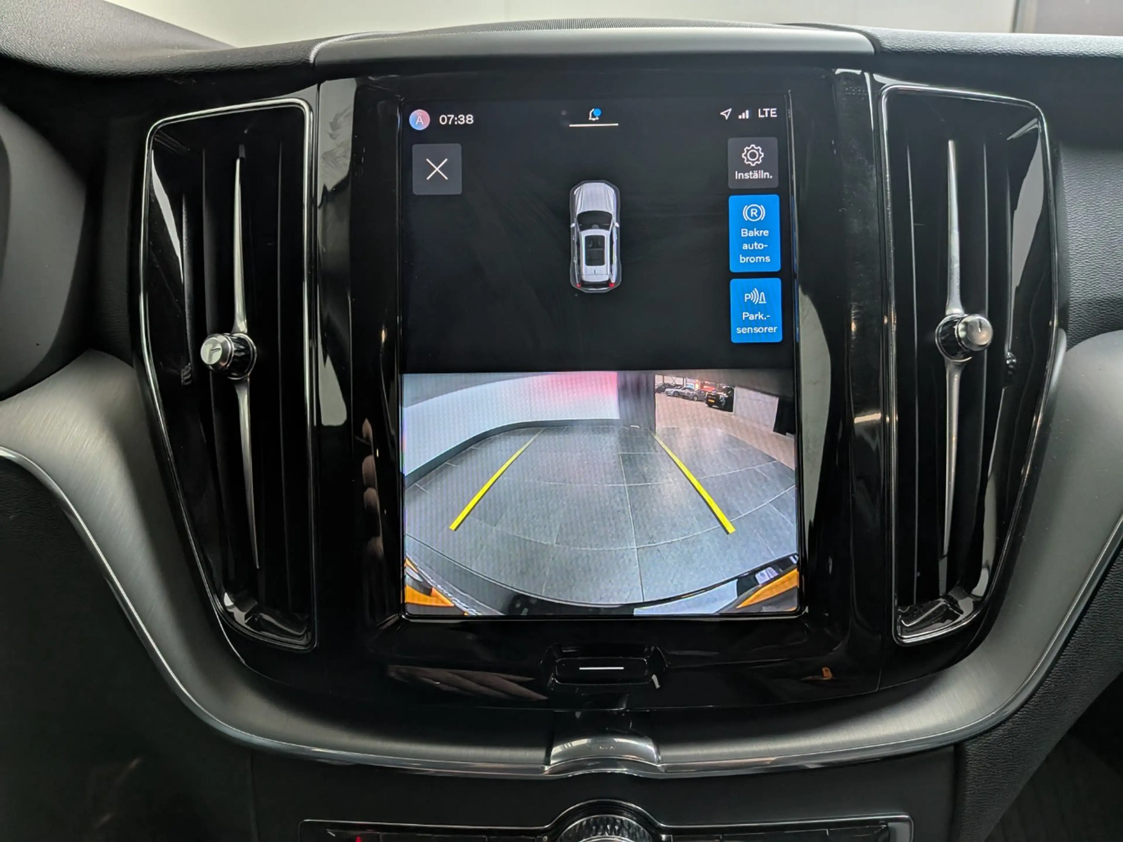Volvo XC60 2.0 B5 Momentum Business | Trekhaak | Leder | Stoe — photo 8