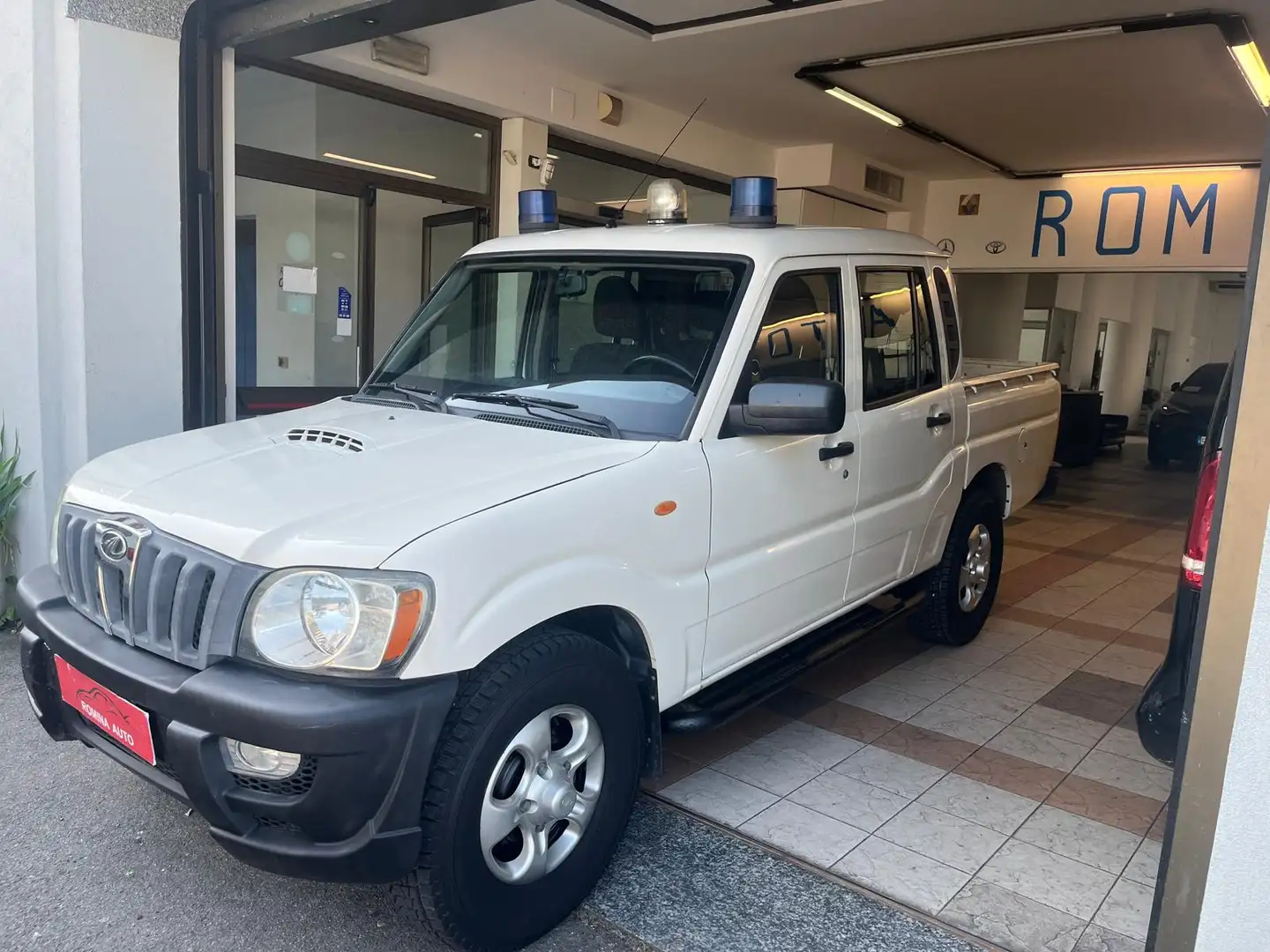 Mahindra Goa Goa Fuoristrada 2.2 mhawk GLX 16v 4wd 5p Weiß - 1