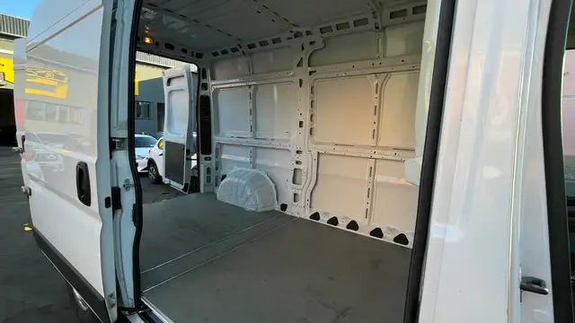 Fiat Ducato view 8
