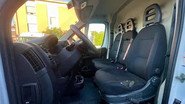 Fiat Ducato view 9