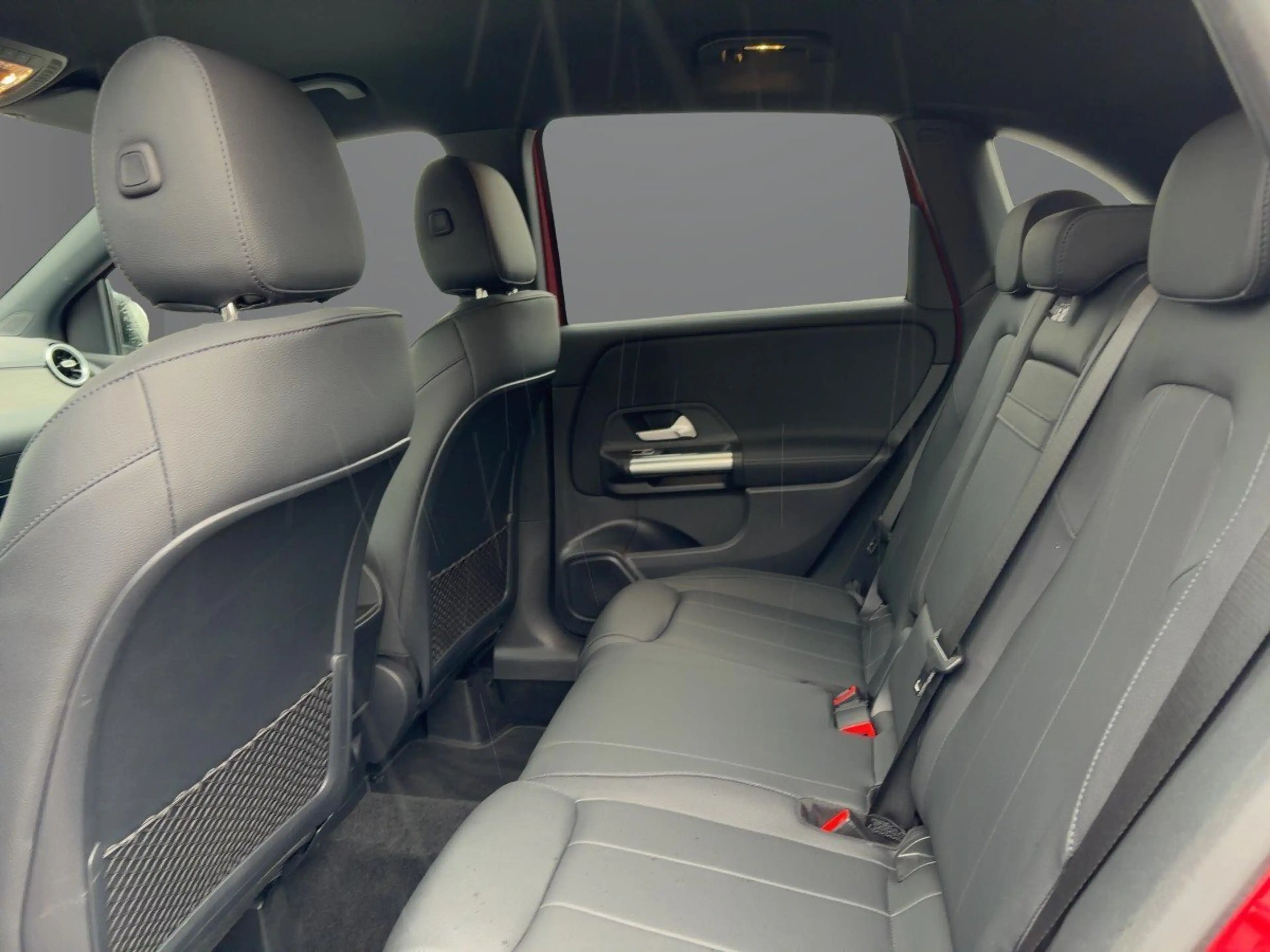 Mercedes-Benz B 220 d Progressive TWA Park-Assist SHZ LED — photo 7