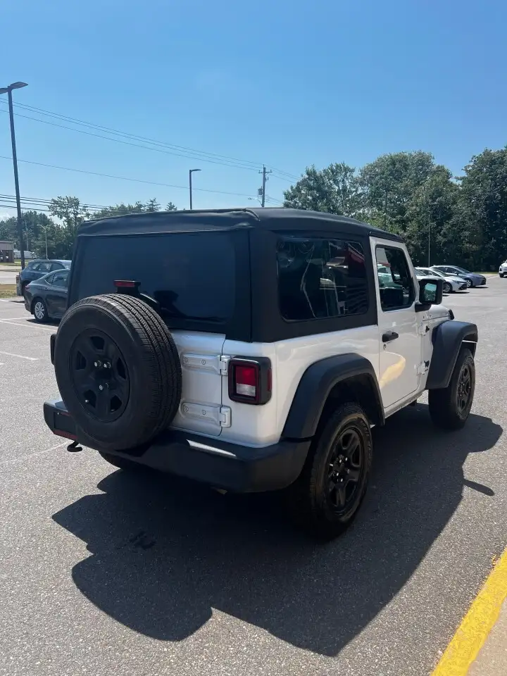Jeep Wrangler photo Jeep Wrangler