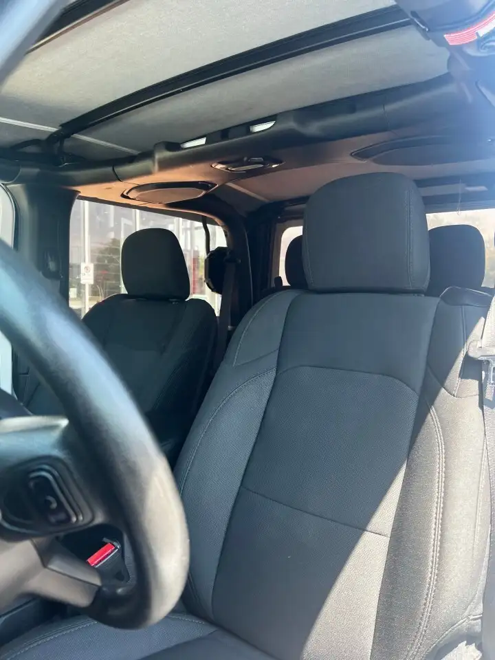 Jeep Wrangler photo Jeep Wrangler