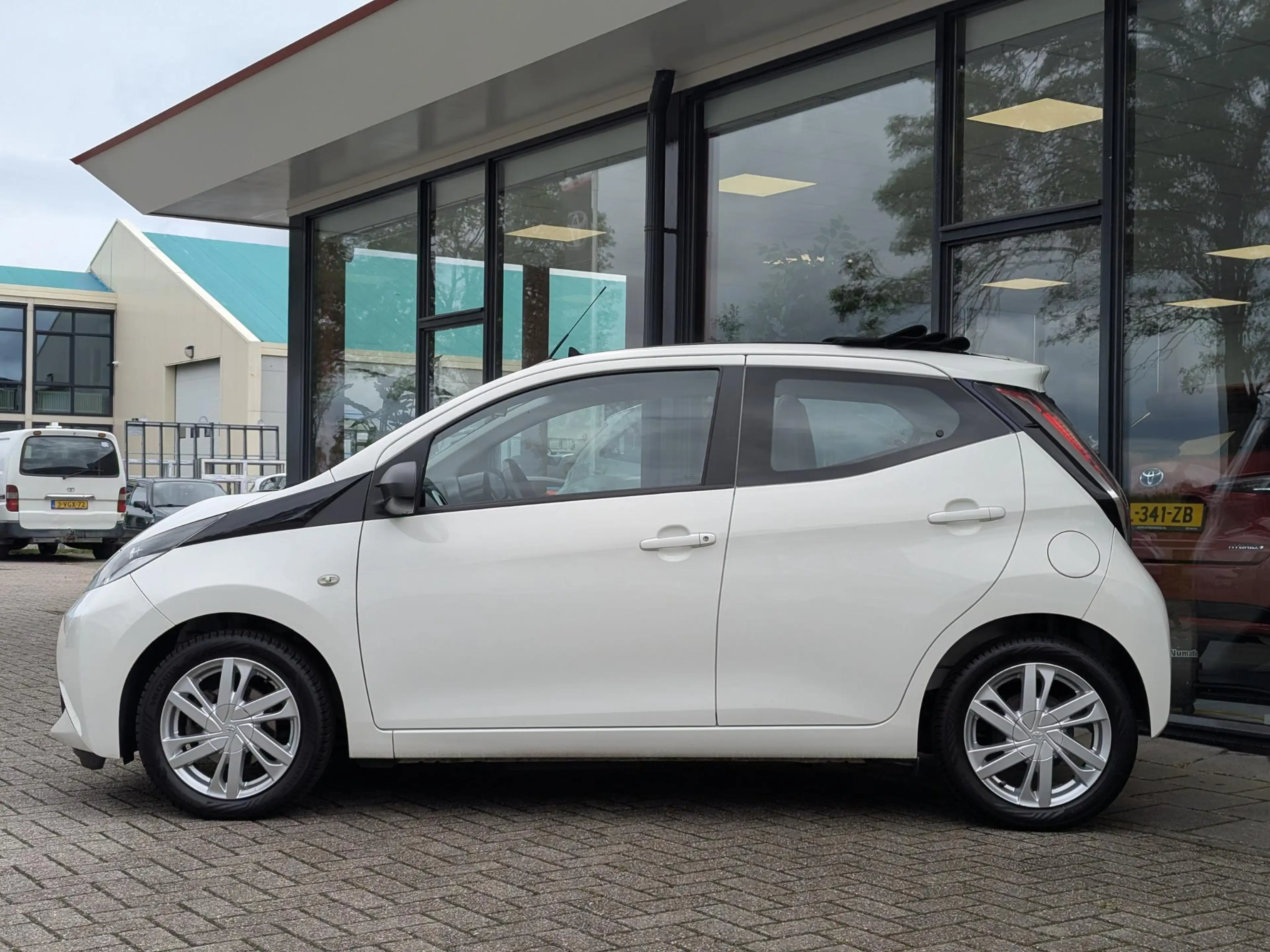 Toyota Aygo 1.0 VVT-i x-wave | Elektrisch Vouwdak | Airco | Al — photo 8