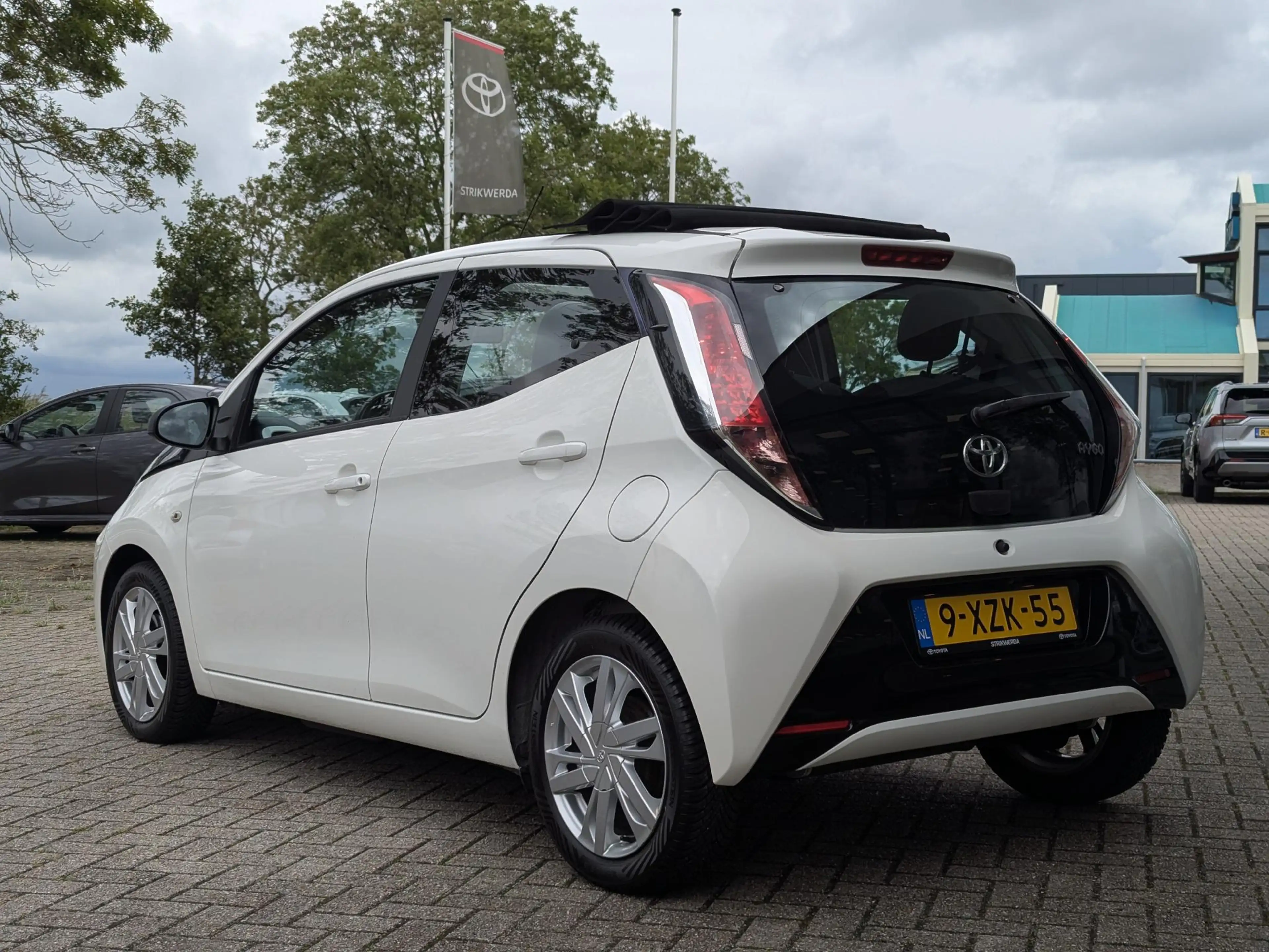 Toyota Aygo 1.0 VVT-i x-wave | Elektrisch Vouwdak | Airco | Al — photo 9