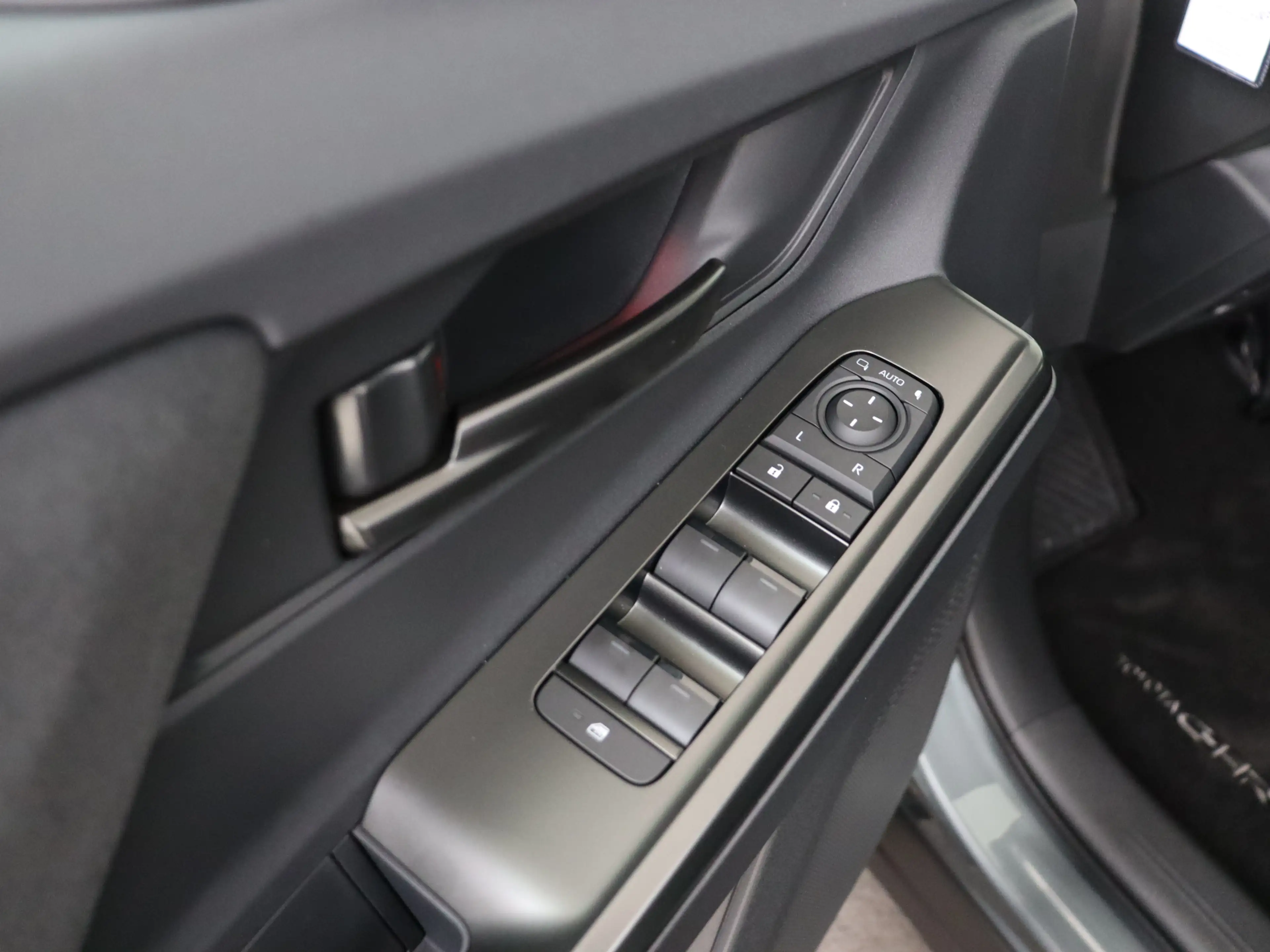 Toyota C-HR+ First Edition 77 kWh 20" Toyota-paasweekend — photo 10