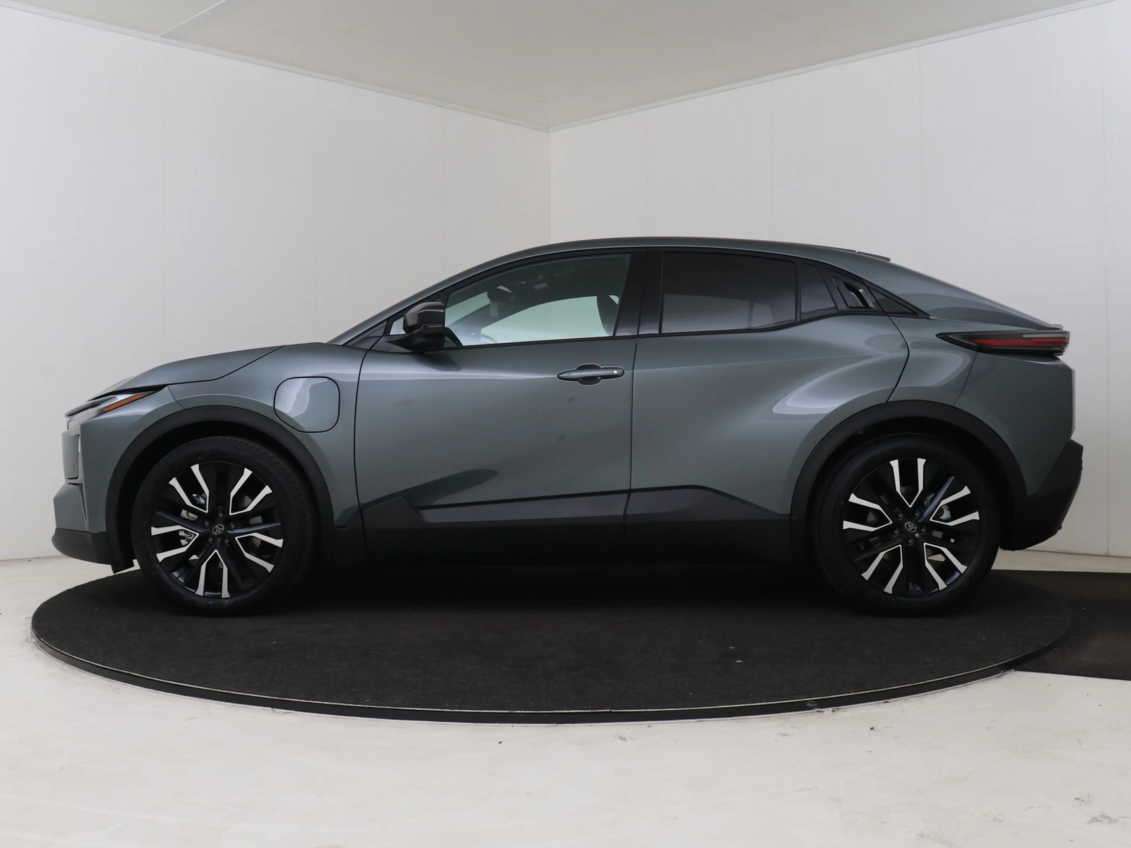 Toyota C-HR+ First Edition 77 kWh 20" Toyota-paasweekend — photo 3