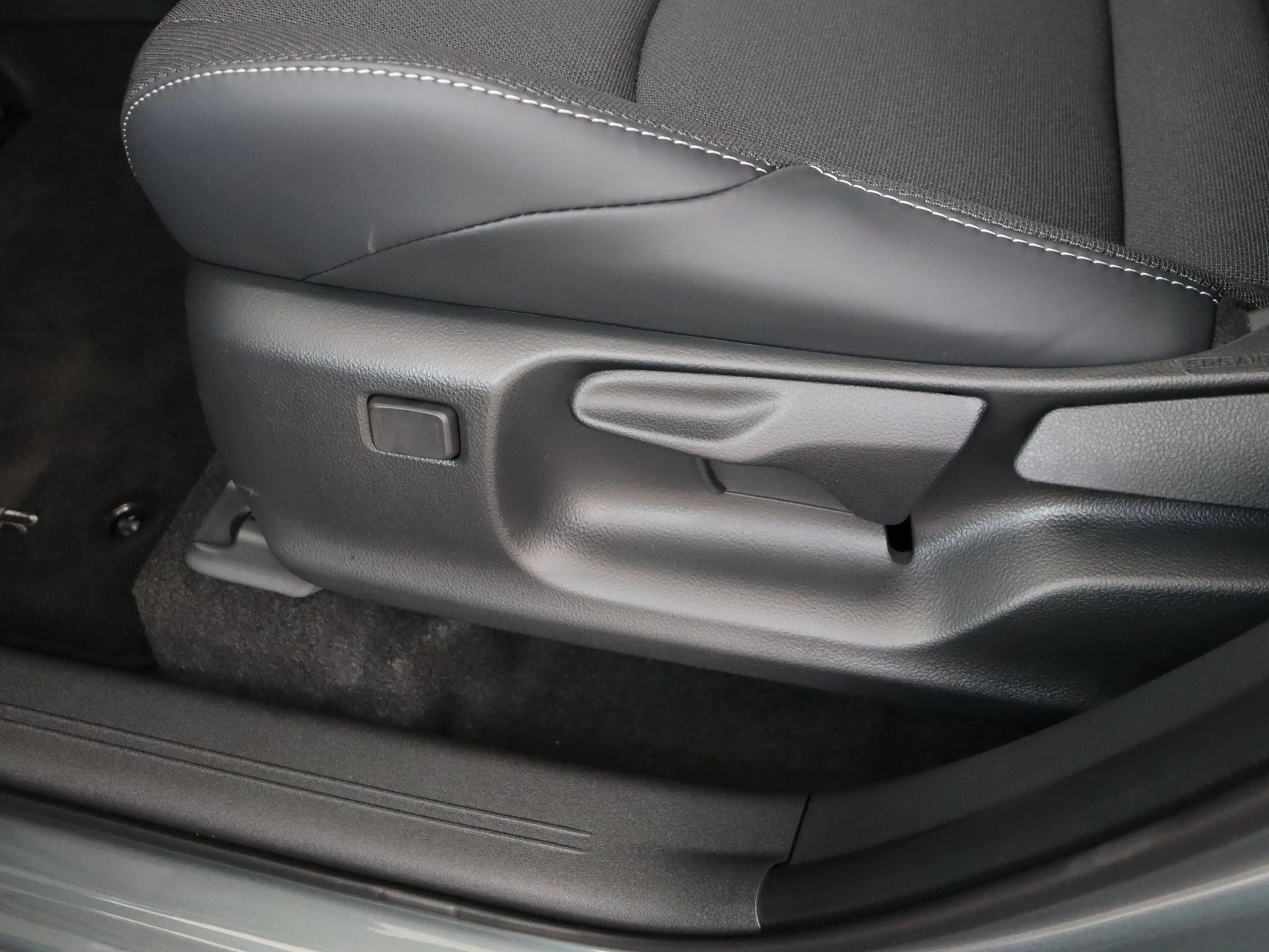 Toyota C-HR+ First Edition 77 kWh 20" Toyota-paasweekend — photo 11