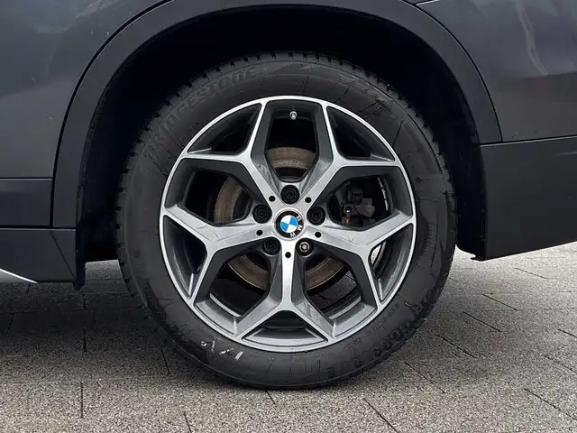 BMW X1 view 9