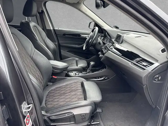 BMW X1 view 3