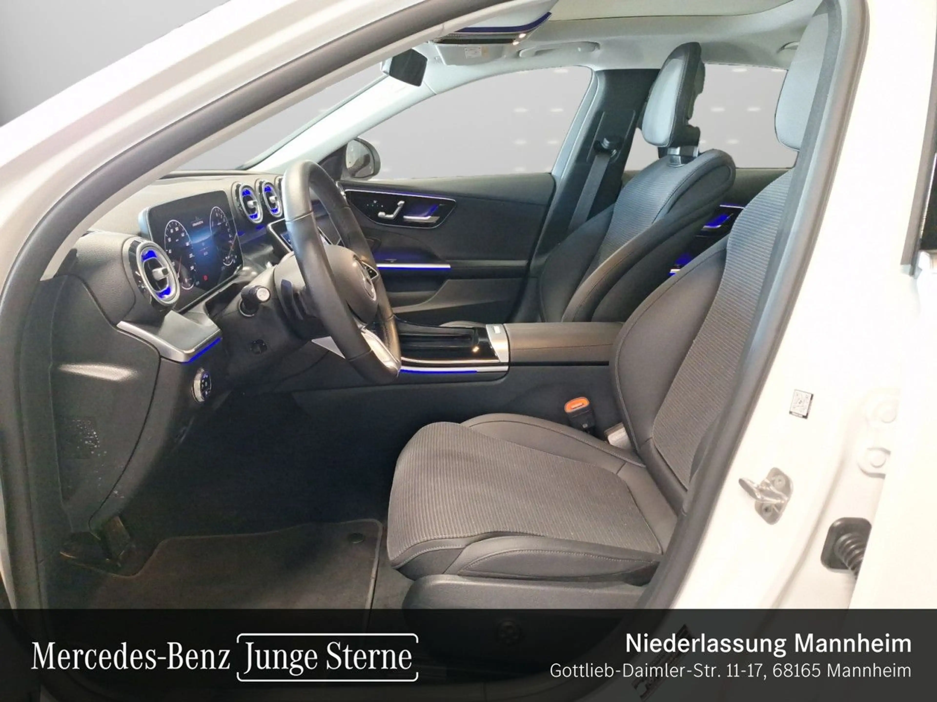 Mercedes-Benz C 300 e AVANTG+PANO+LED+KAMERA+TOTW+KEYLESS+9G — photo 11